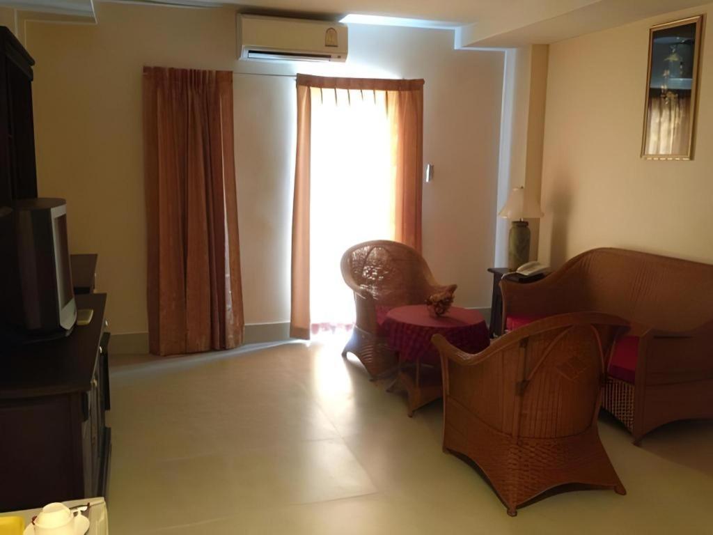Rayong Lanna Hotel Zewnętrze zdjęcie